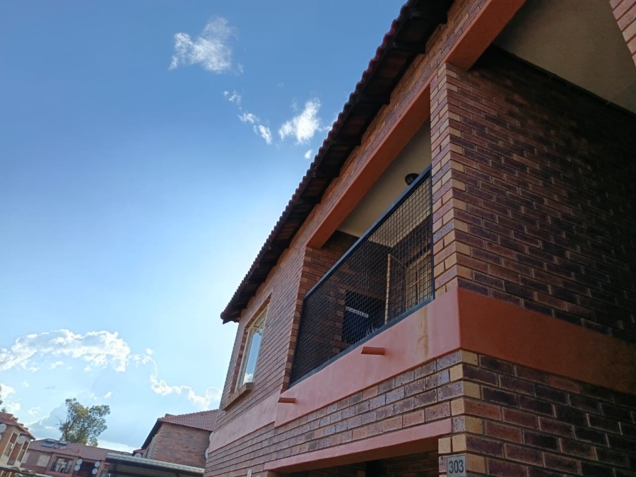 2 Bedroom Property for Sale in Waterval East North West